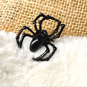 Black adjustable spider ring